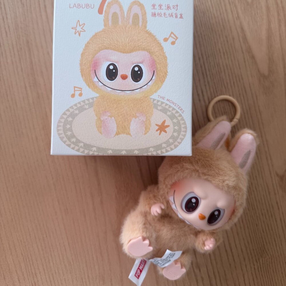 Labubu Have A Seat Baba